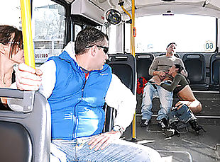 na-verejnosti, shemale, fajka, autobus, argentínske