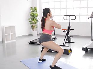 Valentina Nappi wants to try new ways of reaching orgasm at the gym