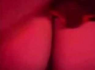 le mande video moviendo mi culote al amigo de mi novio!! lencería diablita!