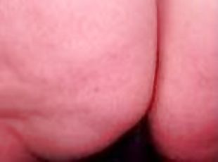 gros-nichons, masturbation, orgasme, amateur, jouet, belle-femme-ronde, première-fois, chevauchement, gode, solo