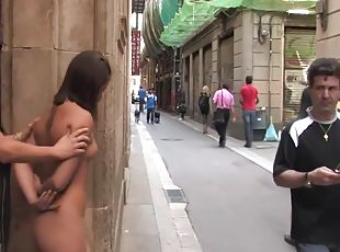 gros-nichons, en-plein-air, public, jouet, bdsm, gros-seins, bâillonnement, bondage, tatouage, punie