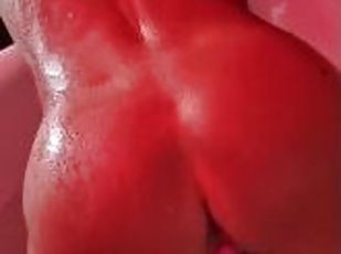 NAUGHTY MILF AMATEUR HOUSEWIFE MASTURBATES IN HOT TUBE,AND RIDING D...