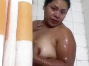 taking a bath exciting my husband so that he puts his penis in my p...