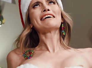 Tranny gets cum on face for Christmas: Fuck Me Under The Mistletoe ...