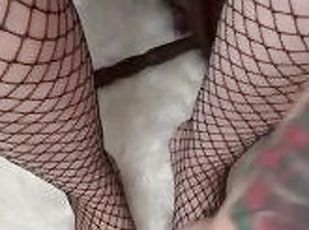 BBW stepmom fishnet stockings bare feet wiggly toes in high heels c...