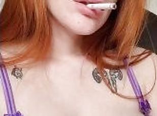 amatør, rødhåret, fetisj, alene, røyking, tattoo