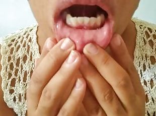 Ebony girl sucks her fingers suggestively and tries to make you hor...
