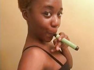 tetas-grandes, amateur, negra-ebony, mona, guapa, tetas, fumando