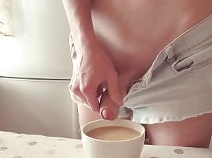 Femboy cums in her morning coffee ?