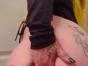 tattooed milf fingering her tight asshole in latex leggings - Tandi...