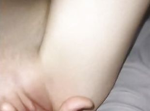 masturbation, orgasm, kvinnligt-sprut, amatör, brudar, tonåring, college, blond, små-bröst