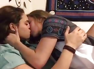 lesbian-lesbian, remaja, berciuman, mengagumkan