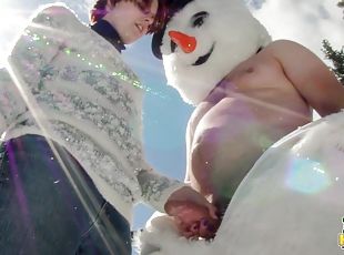 Public Handjobs Brandi de Lafey Strokes A Snowman