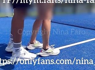 spor, amatör, orta-yaşlı-seksi-kadın, bir-kişiye-oral-seks-yapmak, bakış-açısı, tenis