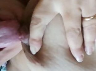 tetas-grandes, pezones, amateur, maduro, madurita-caliente, latino, tetas, a-solas, chupando