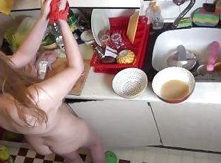 Naked housewife cooks ramen for her husband at home, and then they have a nice meal. (Mukbang, 2/3)