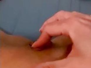 klitoris, masturbácia, orgazmus, pička, amatérske, milfka, domáce, pár, prstovanie, chodidlá