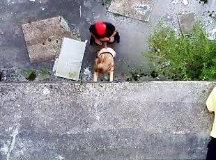 Nous avons fait l'amour dans ce bâtiment abandonné mais il n'était ...