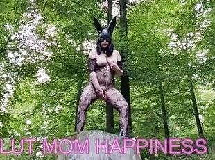 gros-nichons, masturbation, orgasme, en-plein-air, public, amateur, mature, milf, maman, bdsm