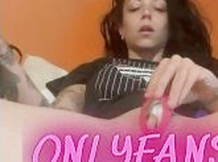 New CLIT SUCKER toy gifted by a subscriber for this milf squirted A...