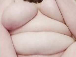 My fat pussy needs to cum