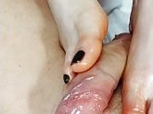 Polish foot fetish, black feet nails. Footjob is her passion, cum o...