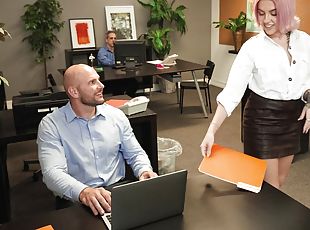 Office Intern Fucks Before Meeting Video With JMac, Luna Legend - R...