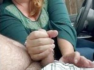 ibu-dan-anak-laki-laki, umum, blowjob-seks-dengan-mengisap-penis, ibu, handjob-seks-dengan-tangan-wanita-pada-penis-laki-laki, mobil, sudut-pandang, suami, fetish-benda-yang-dapat-meningkatkan-gairah-sex, menyumbat