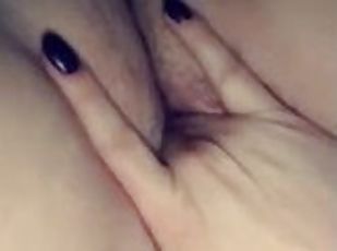 poilue, masturbation, chatte-pussy, amateur, belle-femme-ronde, doigtage, solo, humide