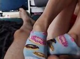 masturbation, amateur, ados, pieds, maîtresse, branlette-avec-les-pieds, jambes