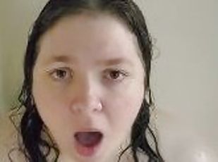 Cum play with me in the shower as i cum for you????????. top up vie...