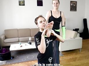 Dancing student gets her sexy feet worshiped (foot worship, sweaty ...